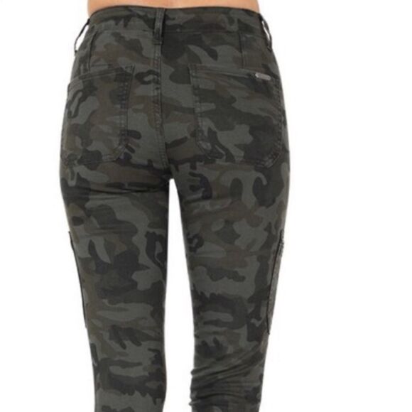 Estilo Camo Print Kancan Skinny Jeans - Picture 5 of 16